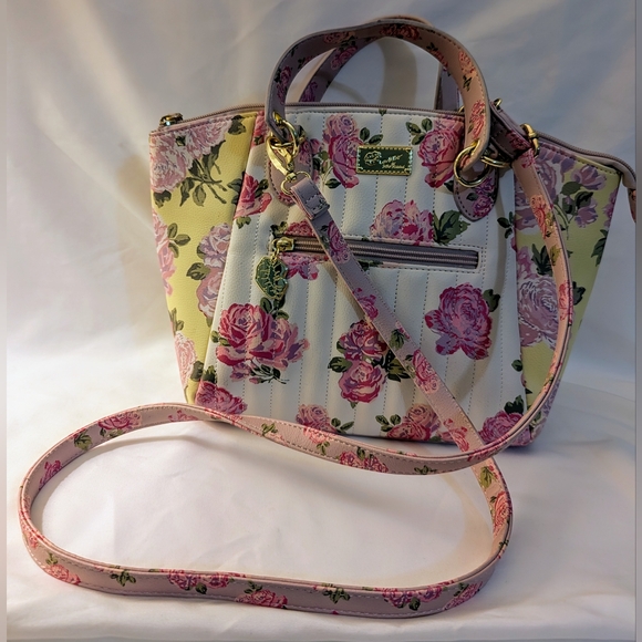 Betsy Johnson handbag with detachable shoulder strap. - Picture 12 of 12